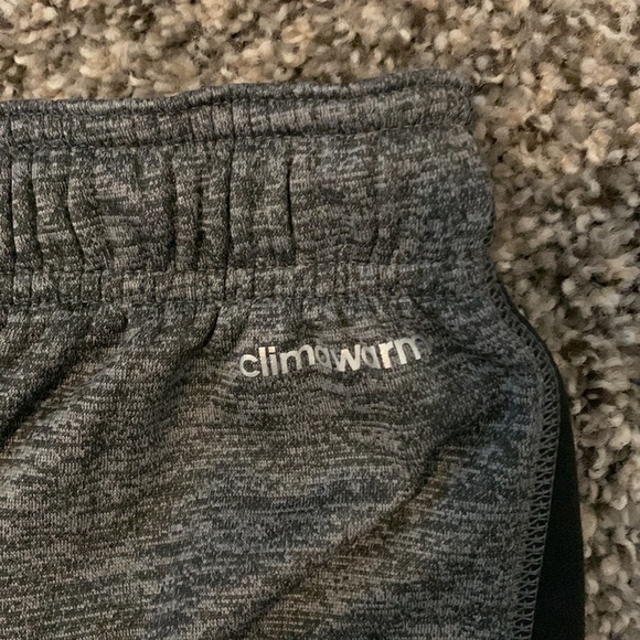 Adidas fleece shorts with zipper pockets. - Picture 4 of 6